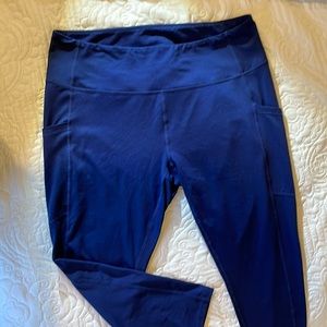 Zella capri leggings with pocket